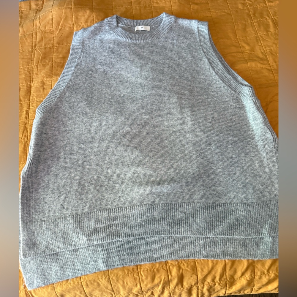 H&M Light Gray Crewneck Sweater